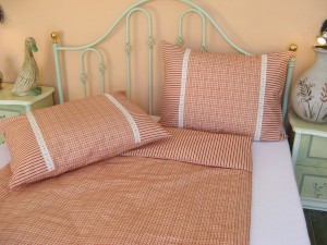 Bavlnené posteľné obliečky: Škoricové kocečky s čipkou